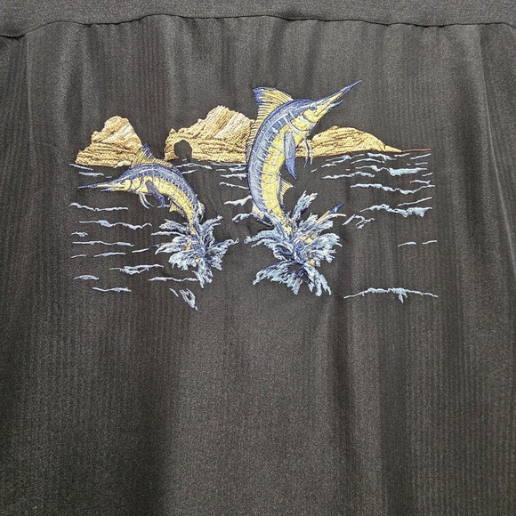 HOOK & TACKLE Men 2XL Black MARLIN Embroidered pocket and back Camp Shirt EUC - Picture 9 of 11